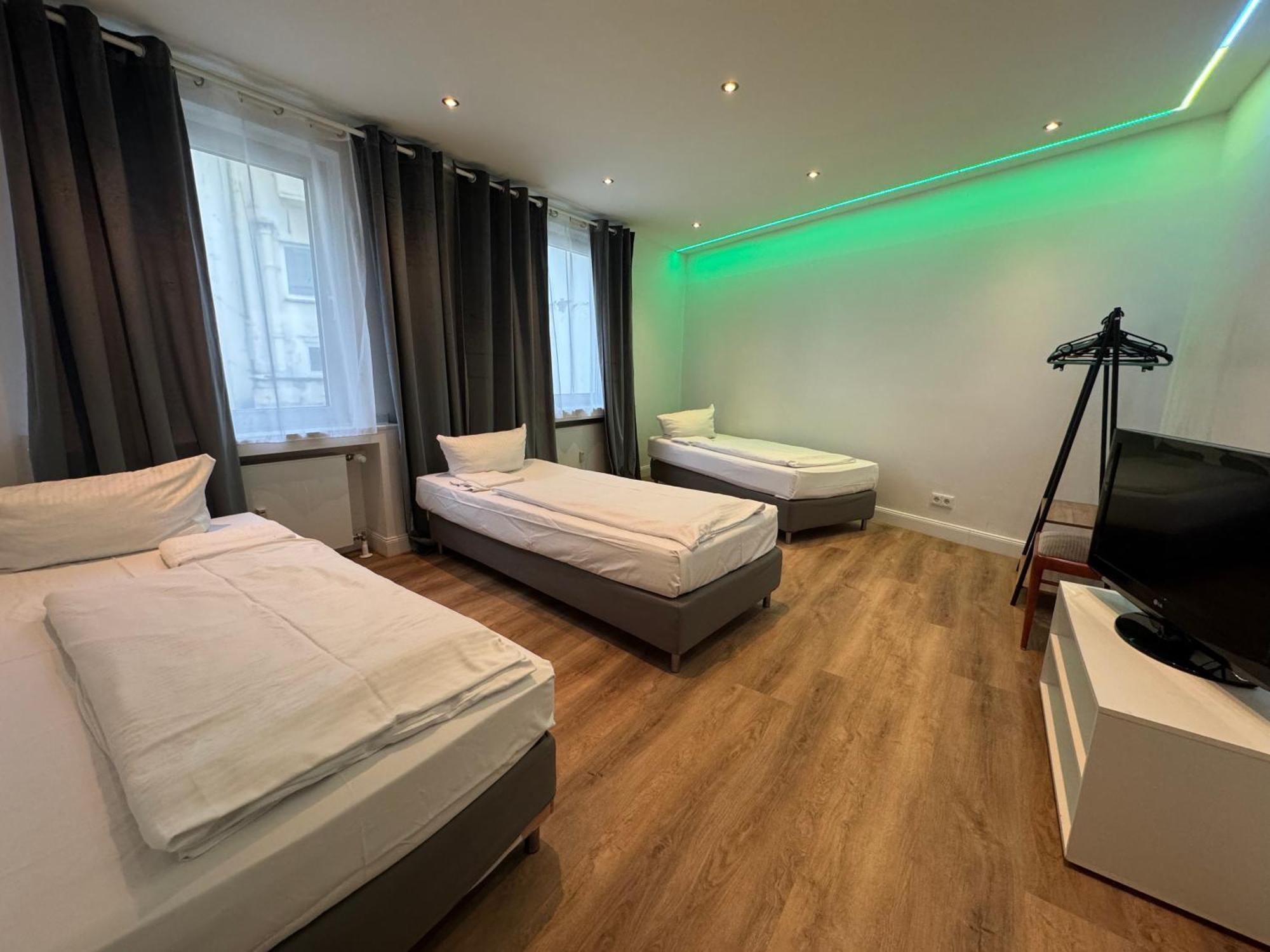Ferienwohnung Graf-Adolflux Düsseldorf Exterior foto